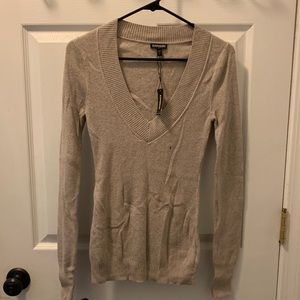 🆕 Express V Neck sweater